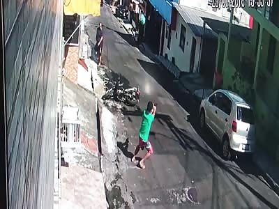 Thief shoots Father and Son During RObbery