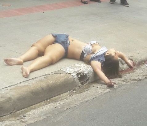 Pretty Girl Commits Suicide Jumping to Death from a Tenth Floor