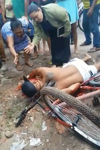 Agonizing man spends last minutes surrounded by screaming women