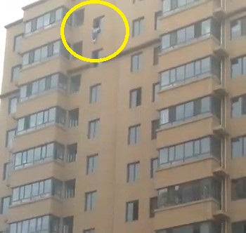 Girl Makes Insane Suicidal Jump