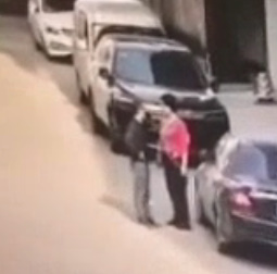 Woman Gets Stabbed and Beaten To Death In China