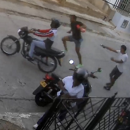 Man Runs Away to Avoid Being Robbed But Gets Shot From Behind Instead