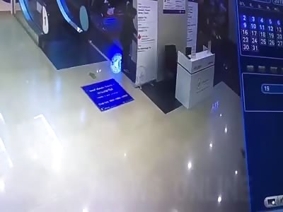 Policeman Shoots Dead Male Tourist at an Office Building in Bangkoki