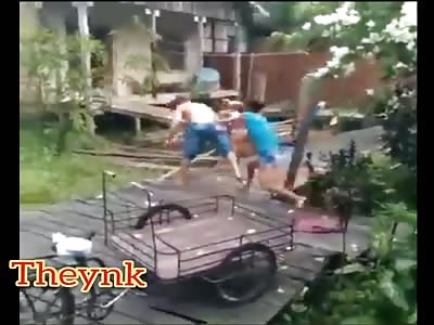 Brasil, AfuÃ¡ city, two girls attack man with stick.