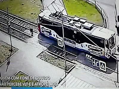 Live Accident Caught on CCTV Footage(8)