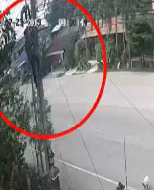 Worker Gets The Shock of His Life.