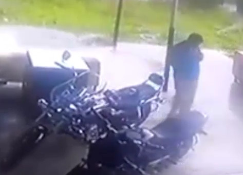 Guy on Phone Shot Dead In UP Sitapur