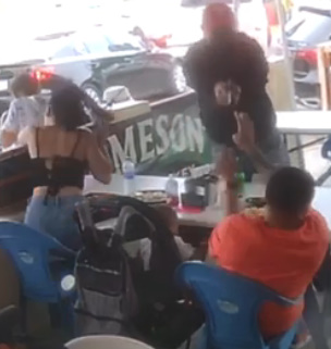  Hitman Takes the Shot in a Restaurant