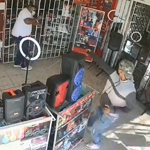 Point Blank Headshot For Rival Drug Dealer In Barranquilla.