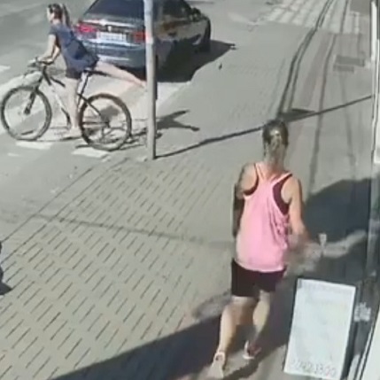 How High Pretty Girl Can Fly