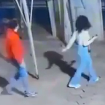 Sicario Shoots Woman At Close Range