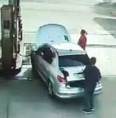  Car Explodes at Gas Station and Leaves Two Injured In Brazil