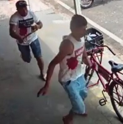 Man Stabbed Mercilessly In the Street During Argument Between Neighbors