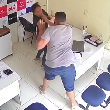 Jealous Boyfriend Slits Ex GF Throat Before Killing Himself