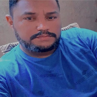 Hitman Surprises Target in Broad Daylight