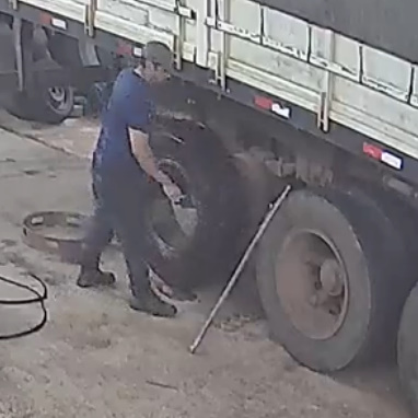 Tire Explodes, Killing Mechanic Instantly In Brazil
