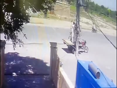 Cable Network Workers Electrocuted In Pakistan