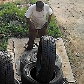 Mechanic Detonates The Truck Tire