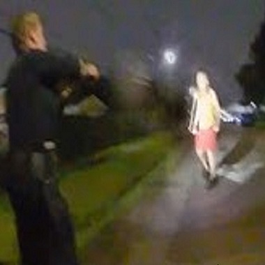 Man Gets Shot by Houston Police Officer After Approaching Him With a Knife