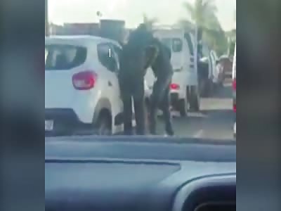 Motorist robbed in peak-hour traffic