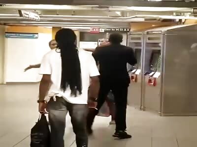 Boyfriend Caught Cheating Beats his Girlfriends Ass.