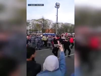 mployees  guard harshly dispersed visitors