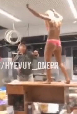 Sexy Bikini Girl Gets Hard Lesson in Street Justice