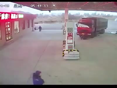 Dude Tried to Stop a Moving Truck with his Bare Hands