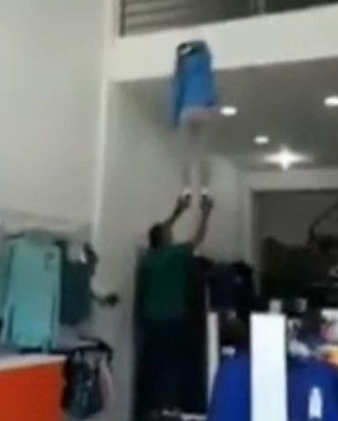 Woman Hangs Herself on Lunch Break