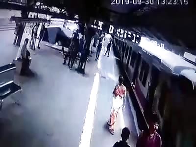 Dude Tries to Make Train But Fails