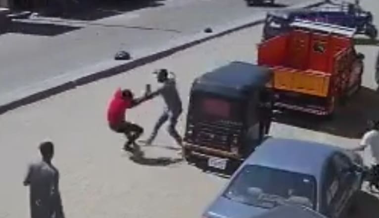 Man Fatally Stabbed in Broad Daylight