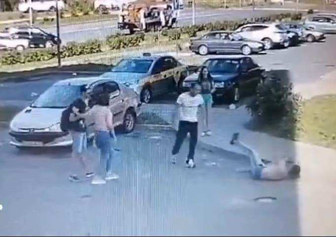 Drunk Man Beats the Shit Out of Ex's Boyfriend