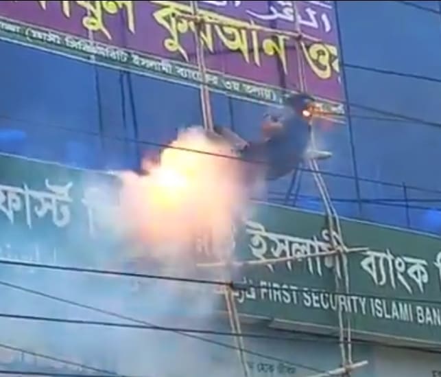 Worker Sizzles And Fries Attempting To Put Up Banner