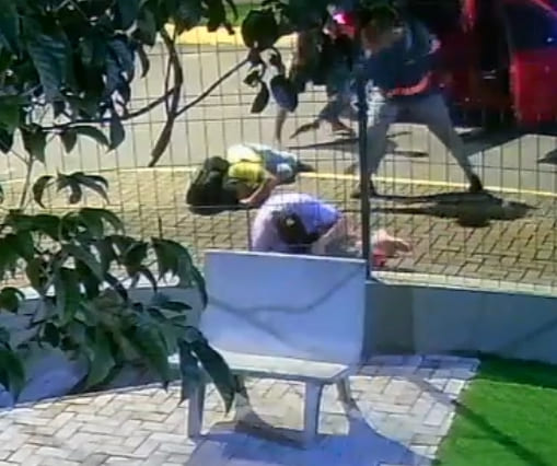 Gunmen Jump Out Vehicle, Surprising Their Target