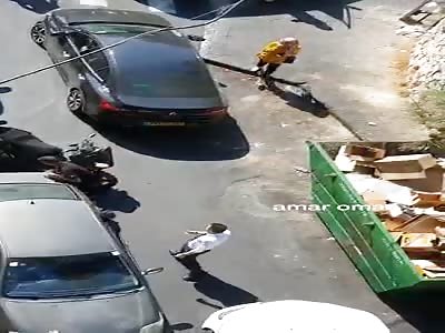 Driver beaten in trafic street 