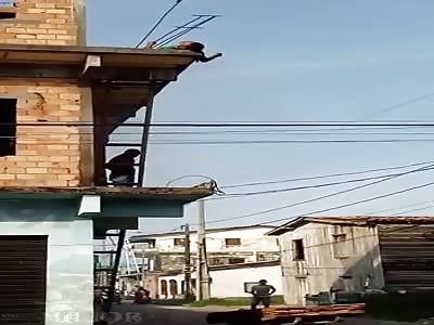 Bad Work Day... Dude Sizzles To Death from Electrocution 