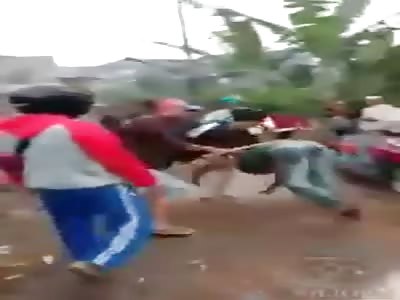 THIEF BEATEN BY VILAGERS IN CHINA