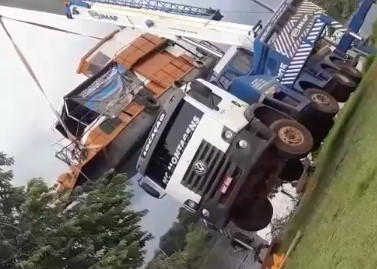 Falling Load, Worker Injured in Freaky Accident