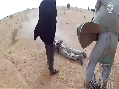 New isis in battle killing oponents (full vÃ­deo)