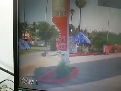 Dude brilliantly dodges the bumper of a truck