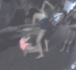 2 women fighting in Brazil ends in stabbing