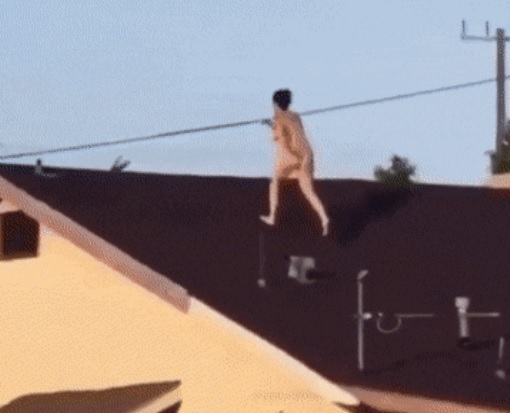 Fully Nude Housewife on her Rooftop starts Masturbating....