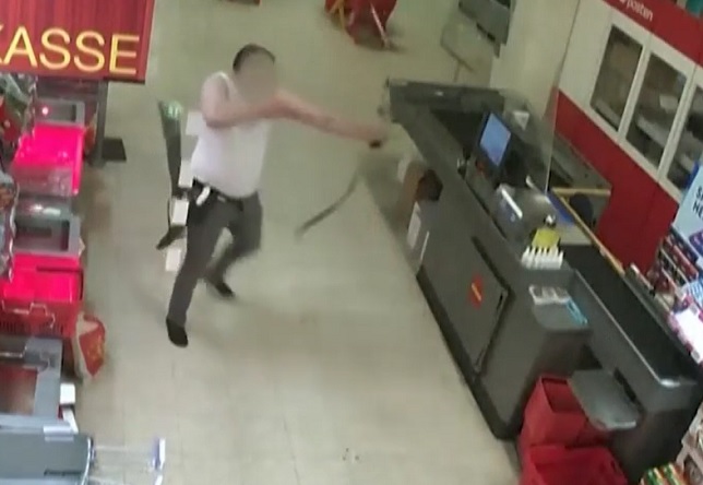 Man Kills 6 with Bow & Arrow in Store.