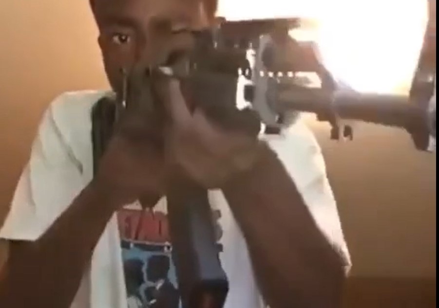 Instagram Flex Goes Wrong.... Get some Training before Handling Guns bro