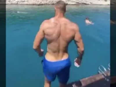 Steroid Guy Shows off for Final Time....