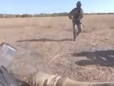 Charging Enemy Soldier Executes 2 Infantry with Ak-47