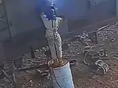 The Welder will Self Destruct in 2 Seconds