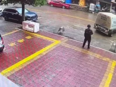 U had one Job Bro..... Kills his Co-Worker instead.