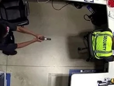 Amazon Worker Wants his Boss Dead!