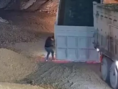 No No Don't put your Head There!